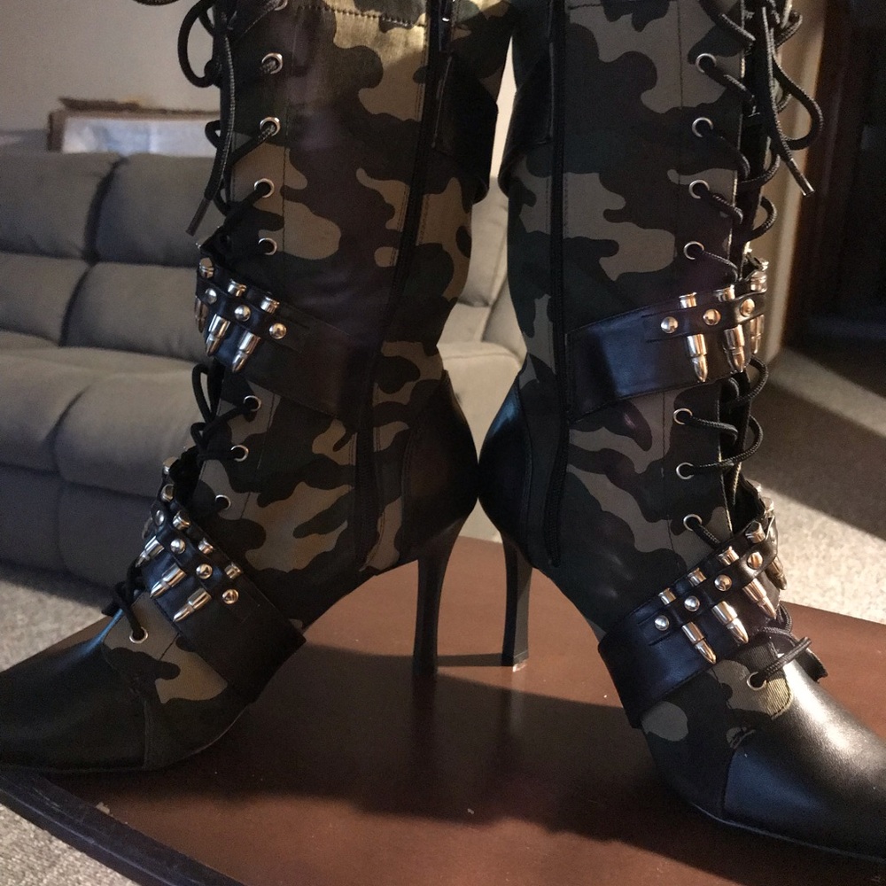 Military style boots